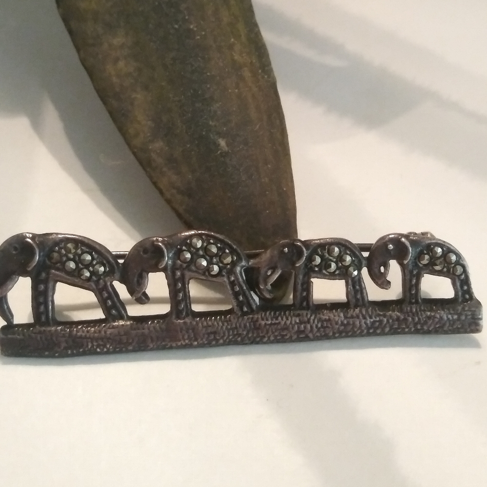 Marcasite Elephant Family of 4 Brooch Pin